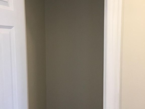 2nd image of 3823.5 N Greenview Ave #3W