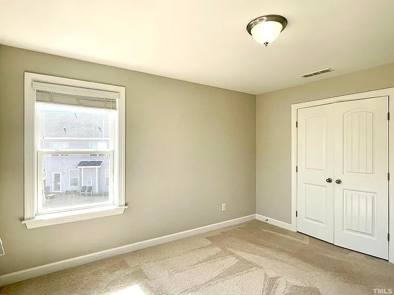 8008 Gilano Dr — Photo 35