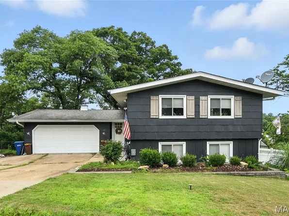 1307 Highacres Dr, Saint Clair, MO 63077