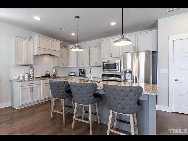 440 Beacon Ridge Blvd — Photo 4