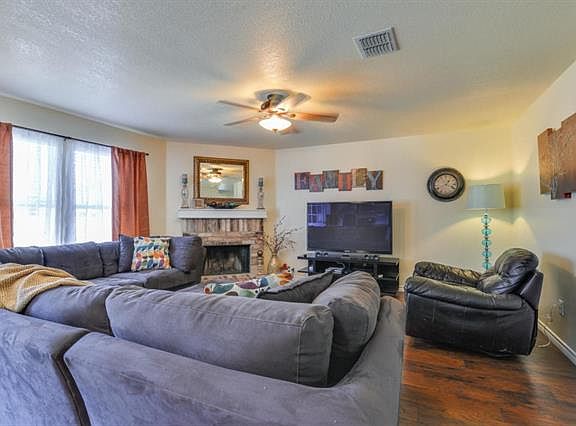 5th image of 228 Queen Annes Dr