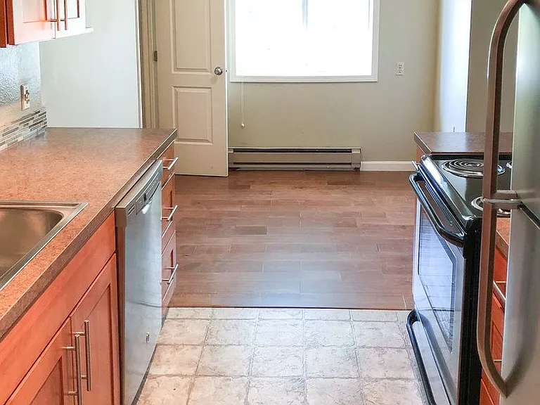 4311 Dayton Ave N #4 — Photo 11