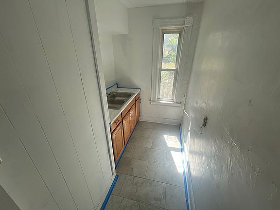 3rd image of 143 Plymouth St Floor 2