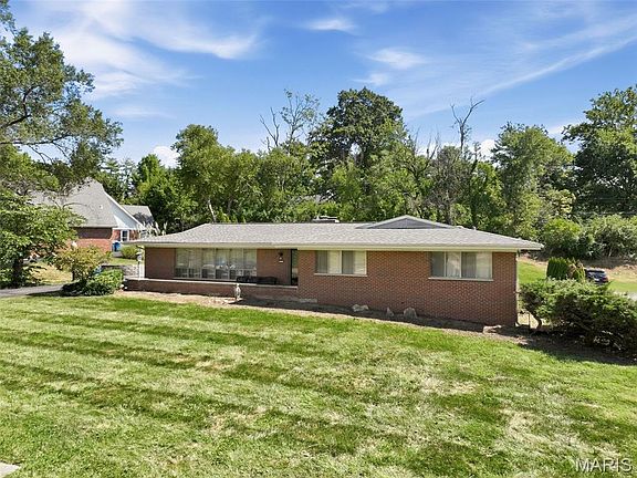 5th image of 8 Wedgewood Ln
