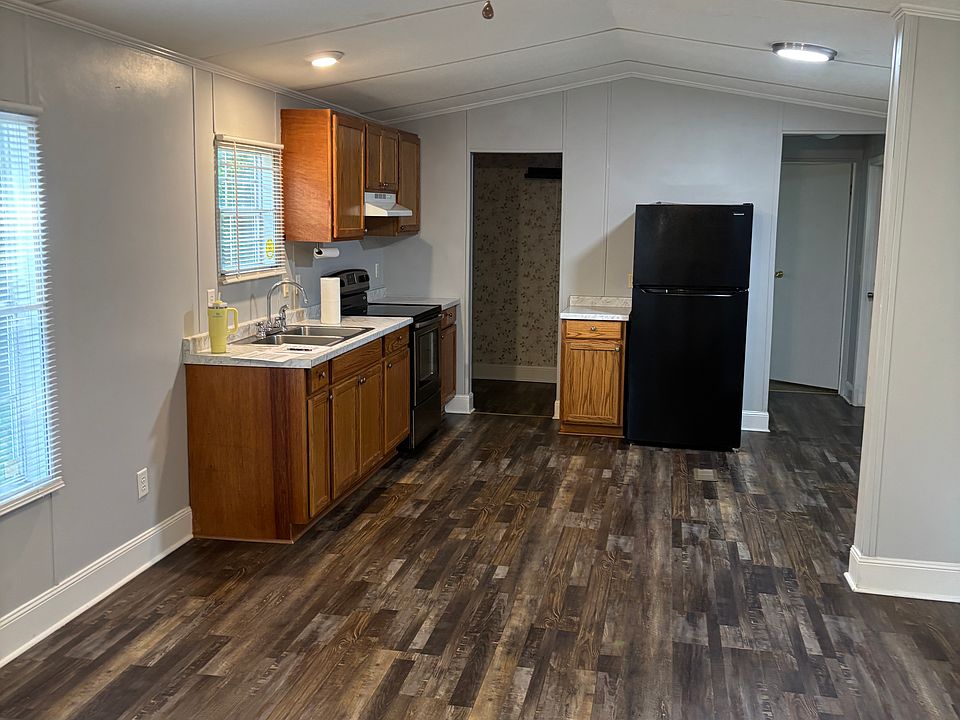 1st image of 1102 Mockingbird Ln