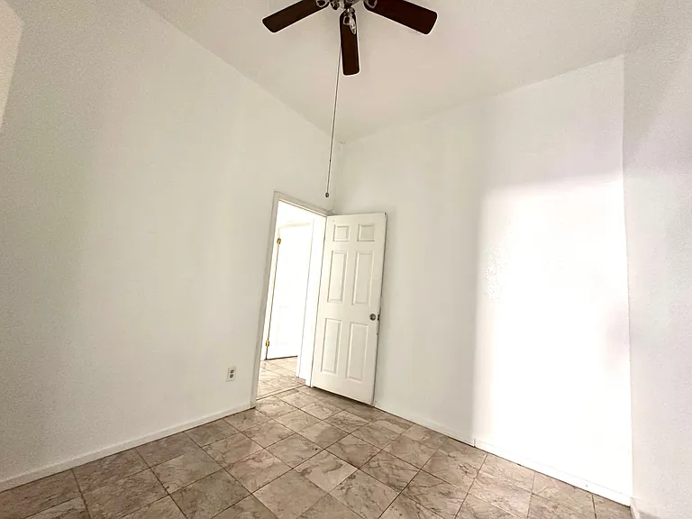 6634 1/2 Camellia Ave #1/2 — Photo 6