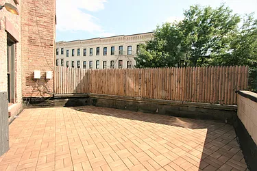 Rented by R New York