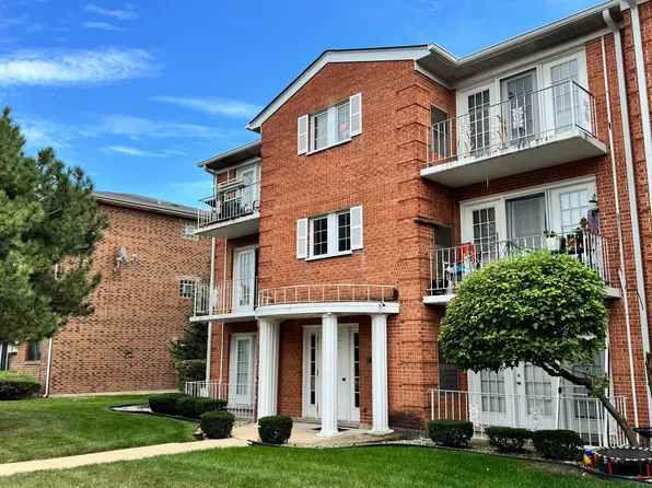 1235 Harding Ave #2B, Des Plaines, IL 60016
