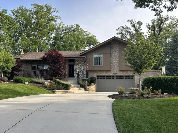 10348 Woburn Ct, Orland Park, IL 60462