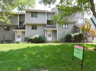 10 Elton Ridge Ct NW, Rochester, MN 55901