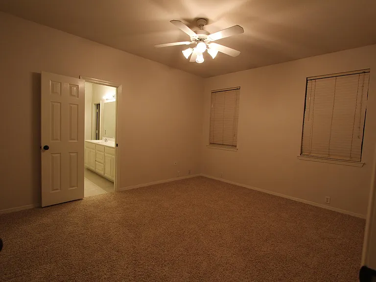 1017 Porter Pl — Photo 12
