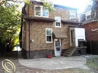 2nd image of 1374 Paris Ave