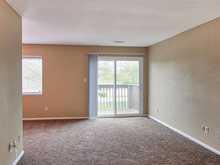 Regency Park Apartments — Photo 9