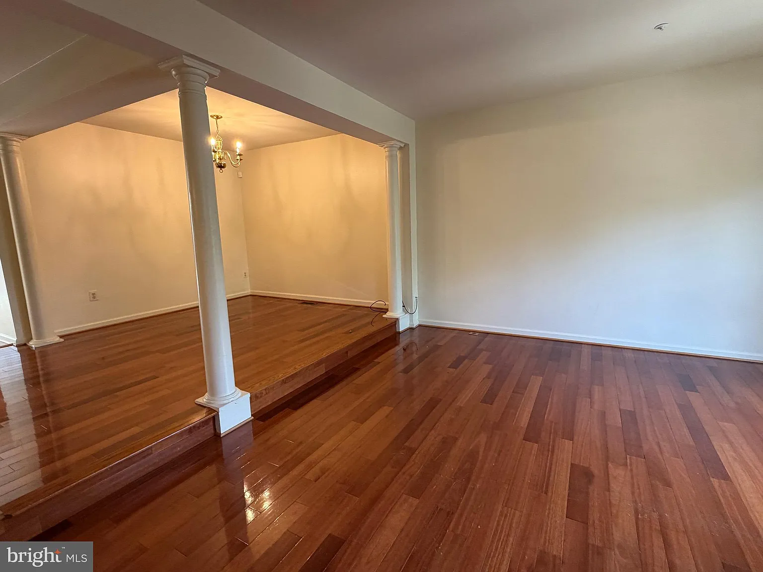 3 bed, 4.0 bath, 1920 sqft, $3,449 — Photo 2