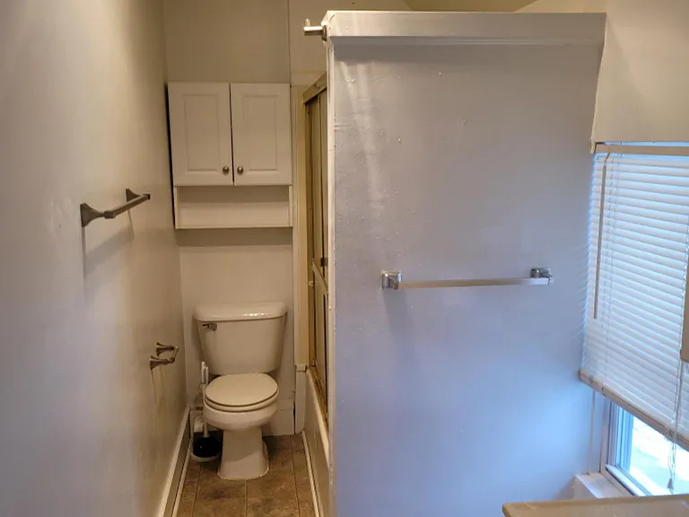 347 N Oakwood Ave #UPPER — Photo 15