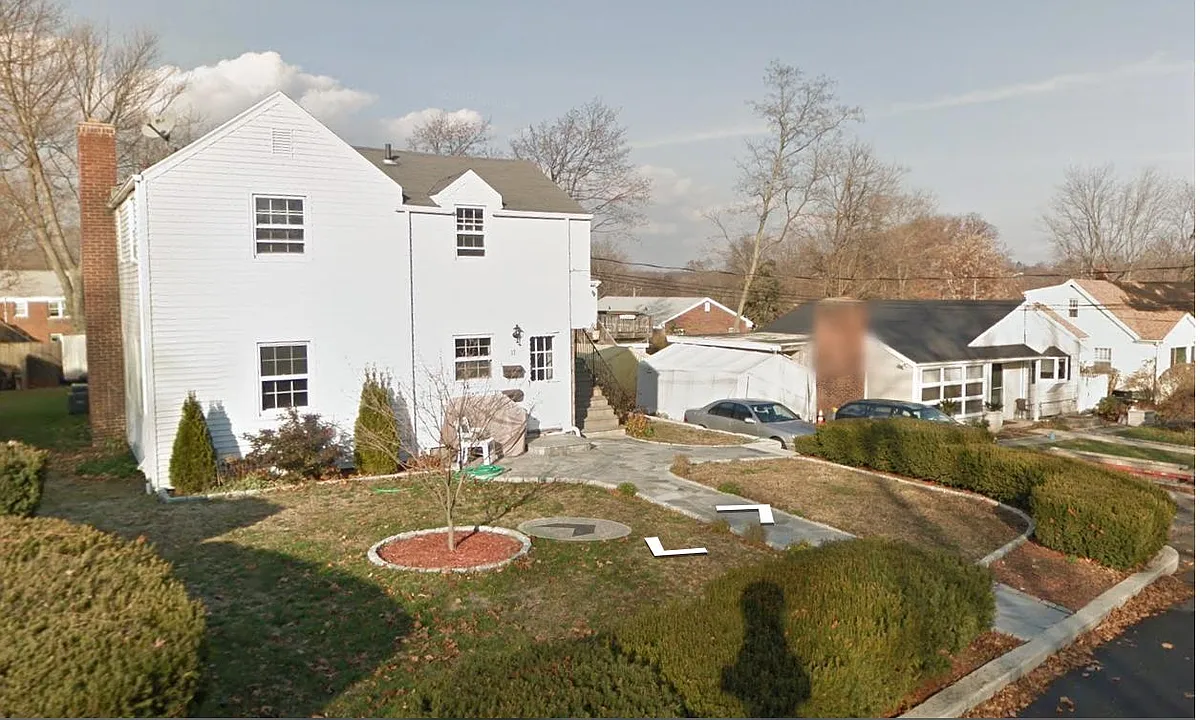 Photo 1 of 6 - 11 De Bera Ln #A - Stamford, CT Primary Photo - 11 De Bera Ln #A