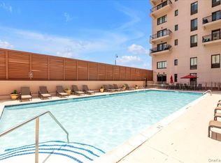 100 W Broadway #6P, Long Beach, NY 11561