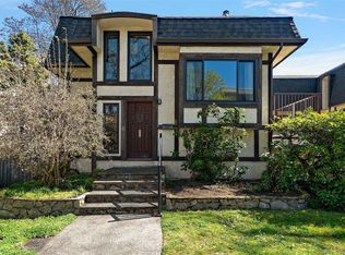 1464 Fort St #6, Victoria, BC V8S 1Z5