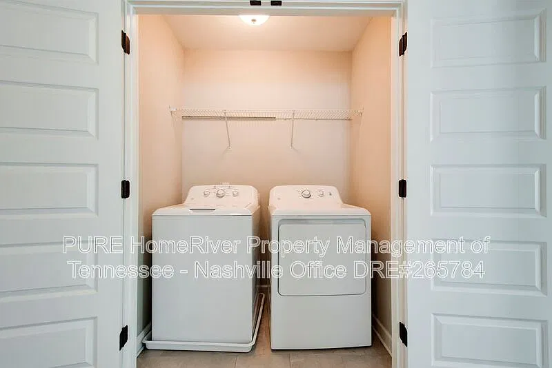 2 bed, 2.5 bath, 1400 sqft, $2,425 — Photo 4