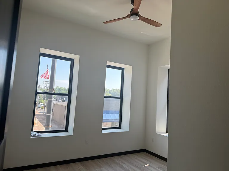 314 1/2 N Bridge St #1 — Photo 2