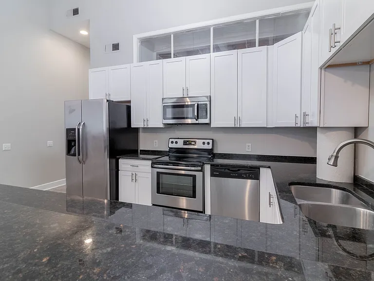Broadway Apartments — Photo 12