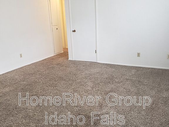 3rd image of 640 Hansen Ave APT 4