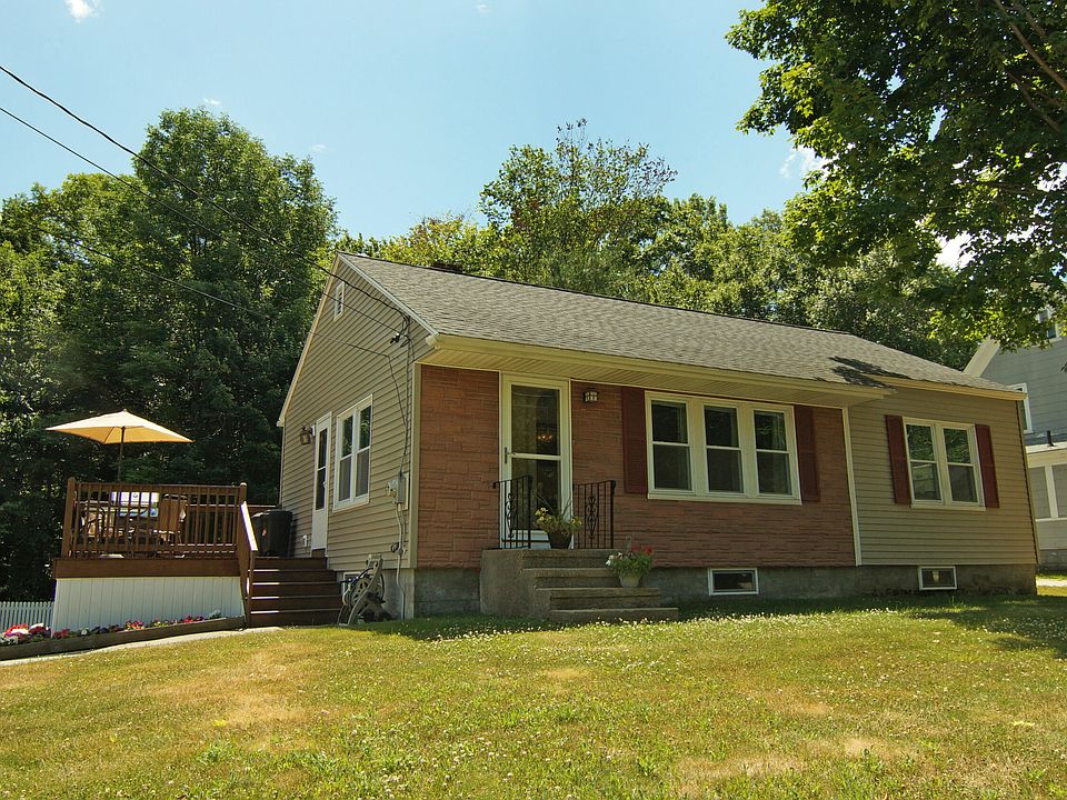 90 Oak Street, Springvale, ME 04083 Zillow