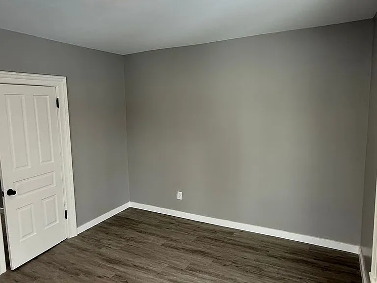 276 E Chicago Blvd — Photo 20