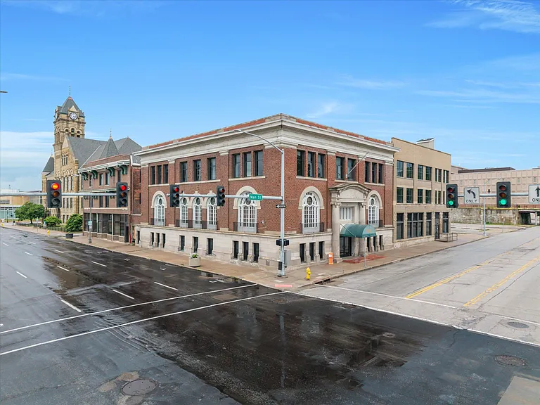 400 N Main St #403 — Photo 7
