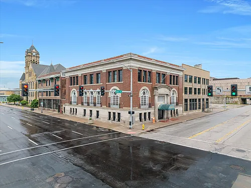 400 N Main St Photo 1 400 N Main St Photo 1