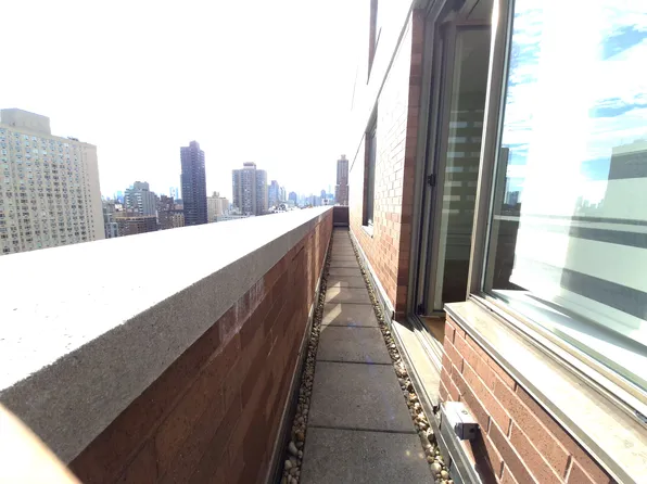 400 East 90th Street image 8 of 15