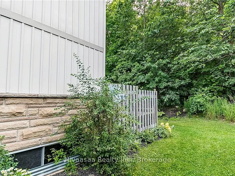 110 Activa Ave #D21 — Photo 33