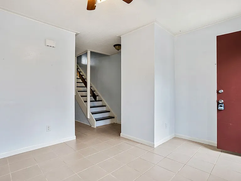 115 Beechnut St #A3 — Photo 5