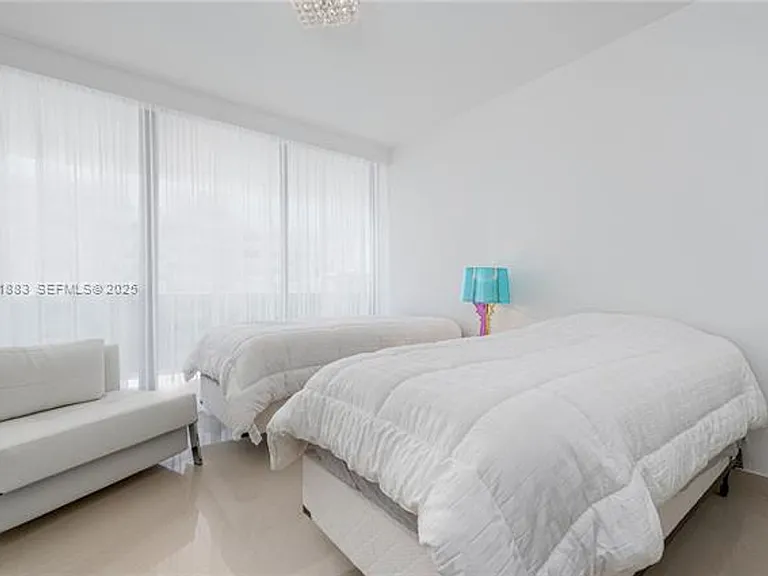 5875 Collins Avenue Cu #1202 — Photo 41