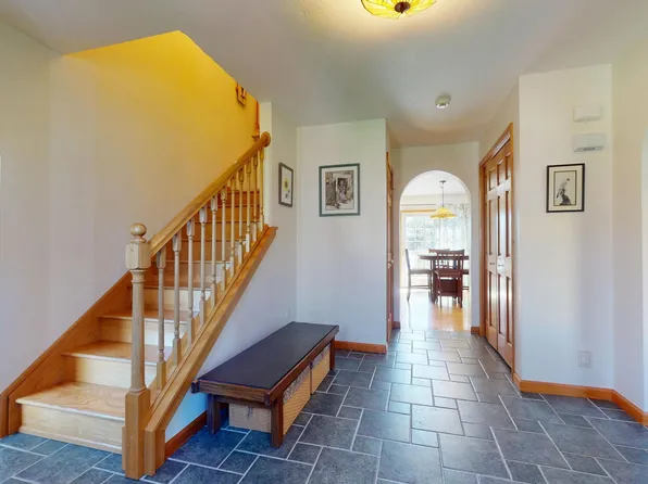 12 Gordon Lane, Yarmouth Port, MA 02675