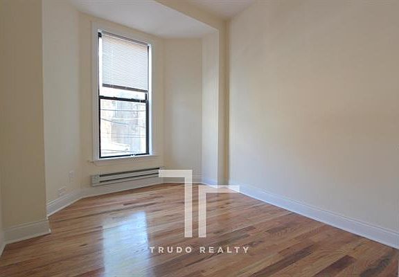 4th image of 428 W Belden Ave #428TEN