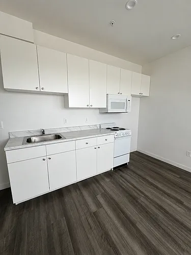 933 E Vernon Ave #2 Photo 1