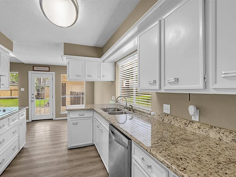 3706 Glenwood Springs Dr — Photo 8