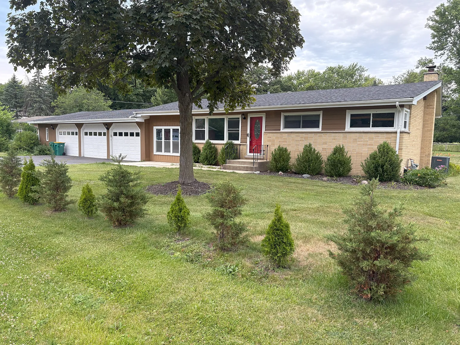 5 bed, 2372 sqft, $3,350 — Photo 1