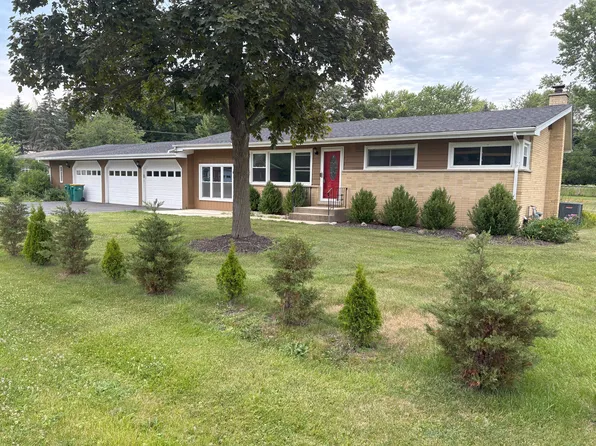 22374 W Sturm St, Lake Zurich, IL 60047