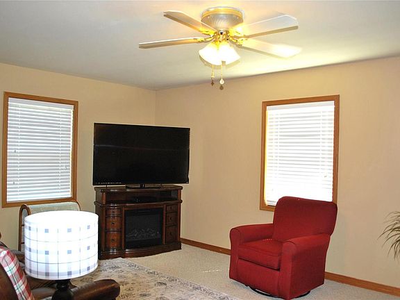 2nd image of 1001 Saint Francis Ln