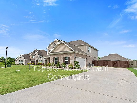 3rd image of 14735 Commonwealth Dr