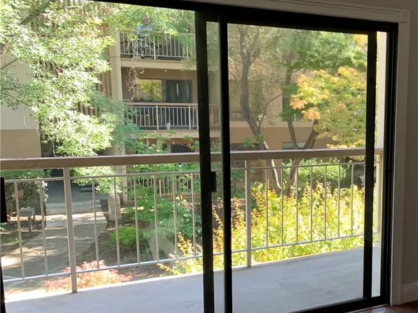 450 N Civic Dr APT 207, Walnut Creek, CA 94596
