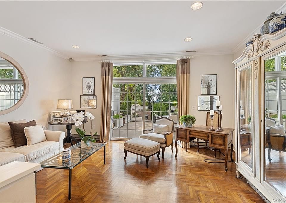 1st image of 104 Gair St