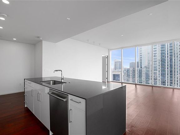 2nd image of 301 West Ave #1706