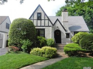 927 Lorenz Ave, Baldwin, NY 11510