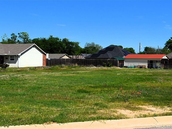 3rd image of 318 Preston Rd