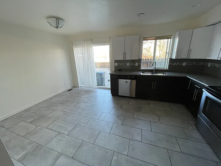 1322 S Coffman St #1 — Photo 6