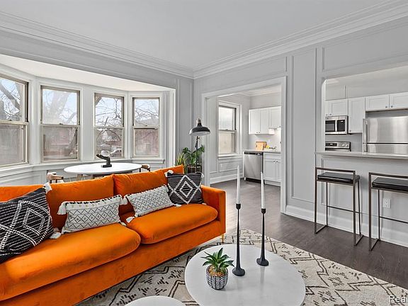 5th image of 700 Seward Ave #214
