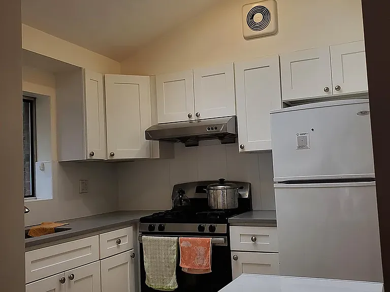 14949 Ash Ave #1 — Photo 3